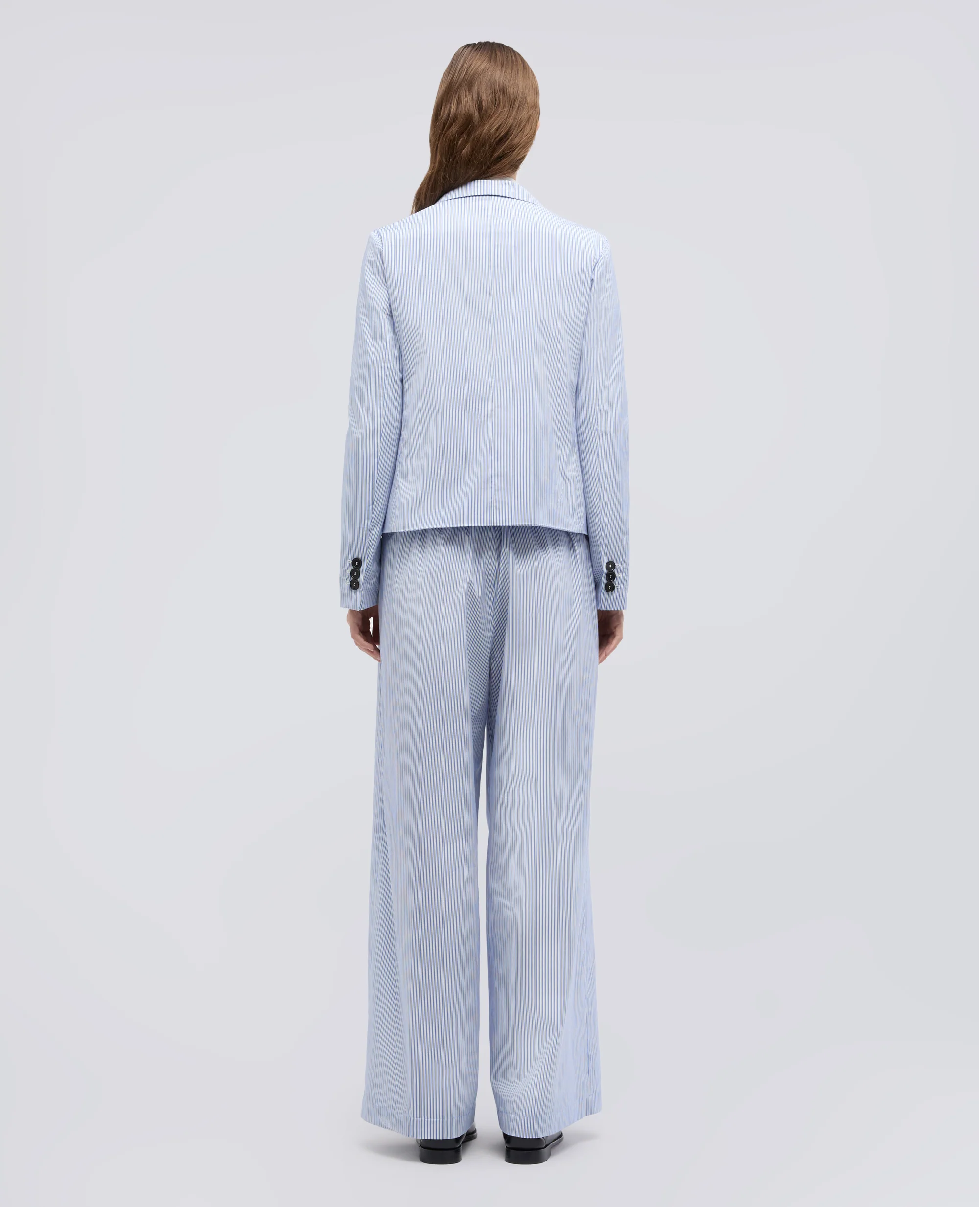 GIACCA CORTA MONOPETTO IN POPELINE DI COTONE - AA CAPSULE COLLECTION - RIGA AZZURRA - Image 3