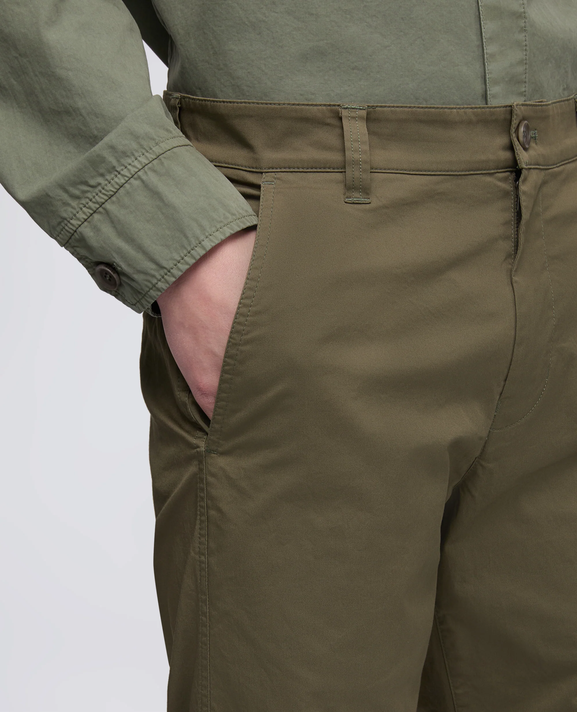 PANTALONE CHINO IN GABARDINA DI COTONE E LINO - MILITARE - Image 4